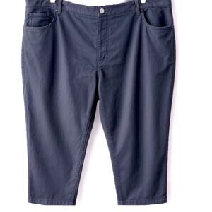 Sag Harbor Women's Stretch Navy Capris. Size 18W